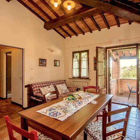 Popoltaio-schiacciato Sleeps 4 Pool Air Con
