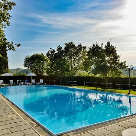 Апартаменты Popoltaio-schiacciato Sleeps 4 Pool Air Con Ravigliano