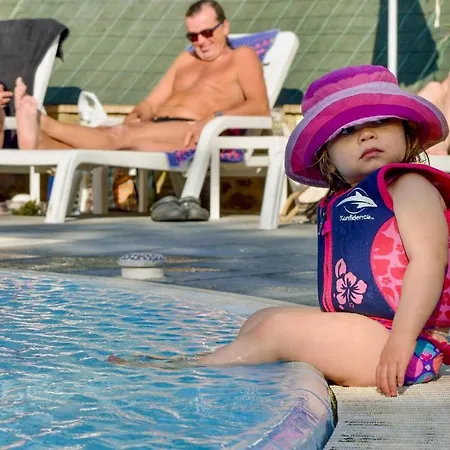 Апартаменты Popoltaio-schiacciato Sleeps 4 Pool Air Con *