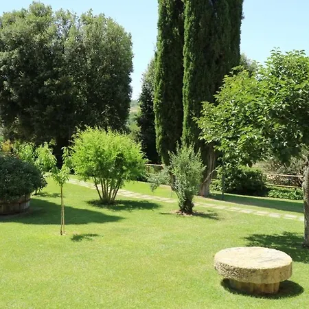 Popoltaio-schiacciato Sleeps 4 Pool Air Con Апартаменты