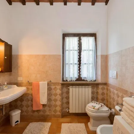 Popoltaio-schiacciato Sleeps 4 Pool Air Con *